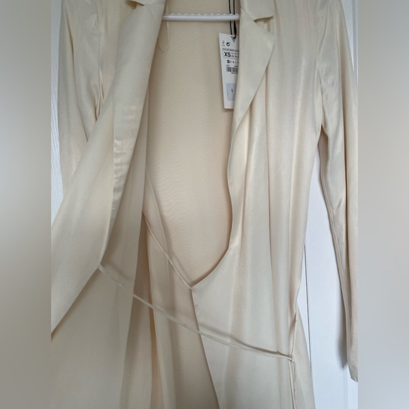 Zara NWT Short Satin Effect Dress Size XS Cream Colour - Picture 11 of 13